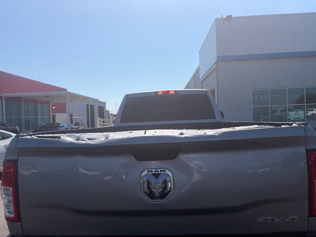 Used 2022 RAM 2500 Tradesman w/ Chrome Appearance Group AWD/4WD image 9