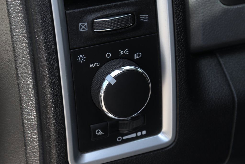 Used 2015 RAM 1500 Classic SLT w/ Trailer & Traction Group image 17