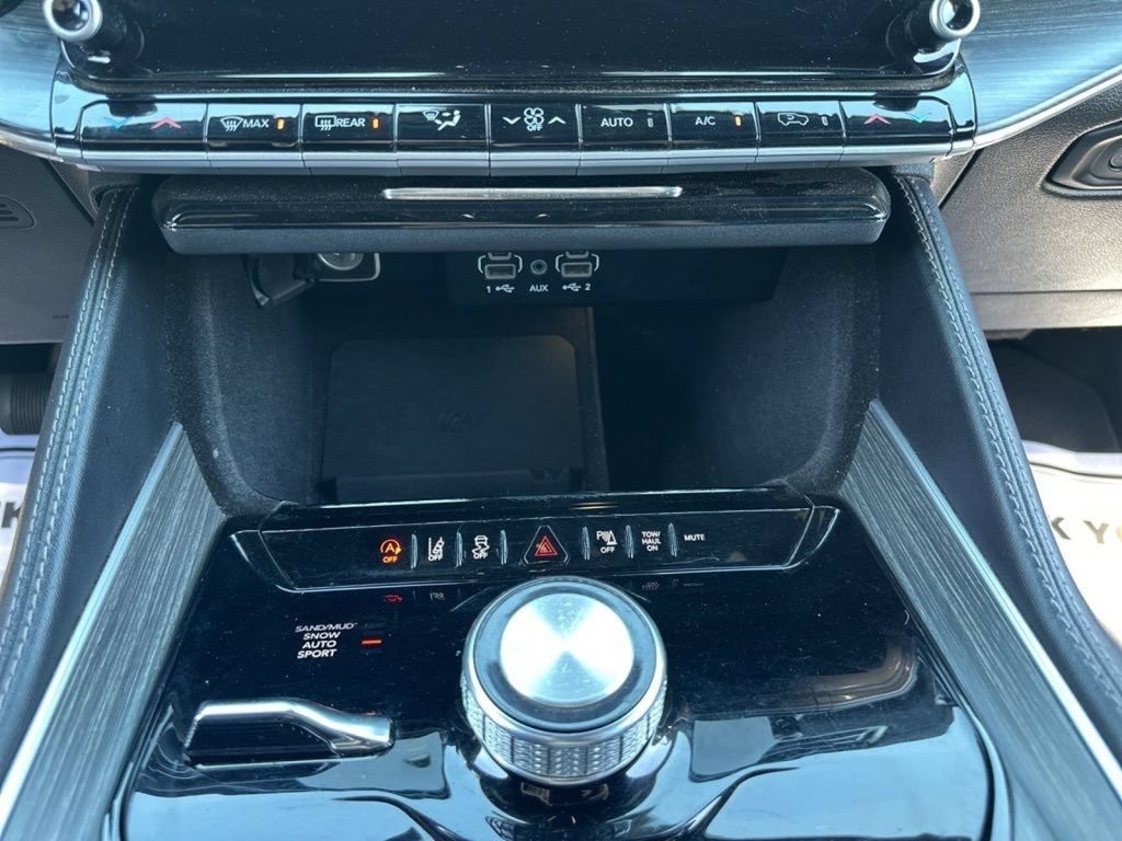 Used 2023 Jeep Wagoneer L Series II AWD/4WD image 54