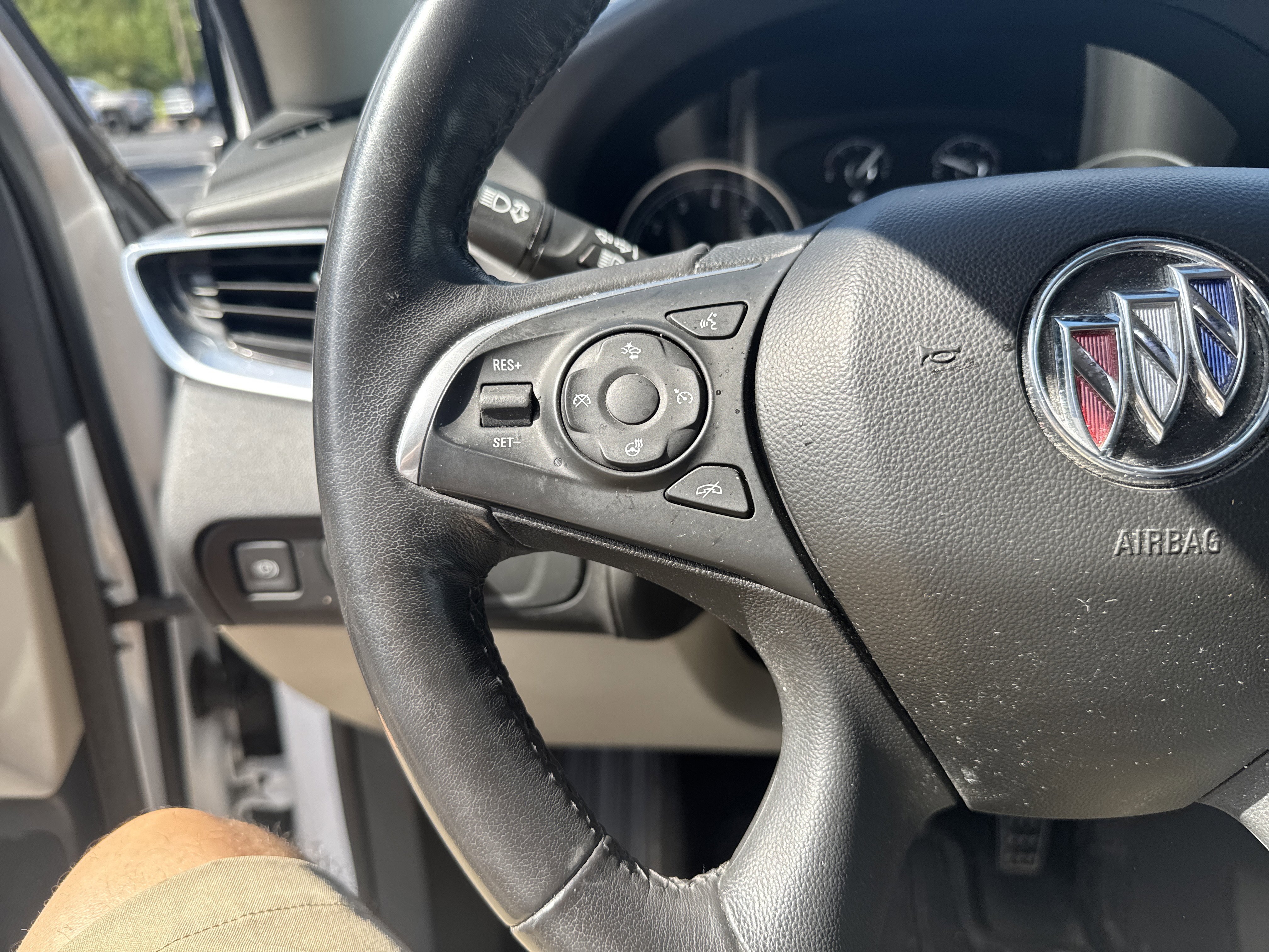 Used 2020 Buick Enclave Premium w/ Sun and Sites Package image 19