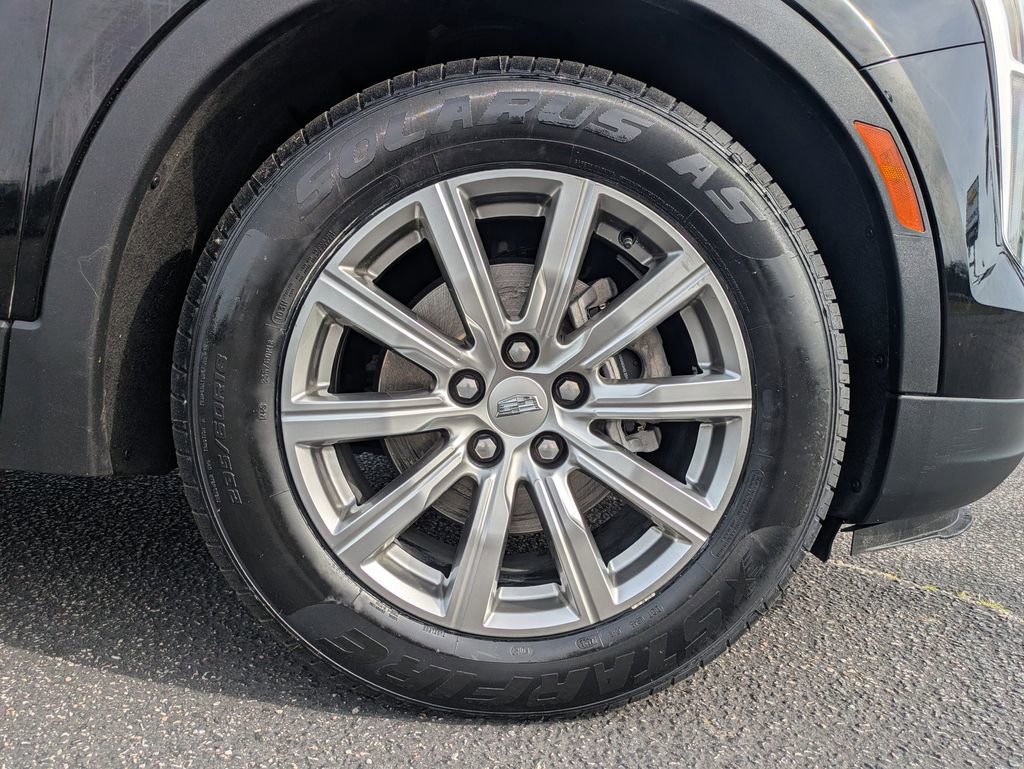 Used 2021 Cadillac XT4 Premium Luxury w/ Driver Awareness Package FWD image 14
