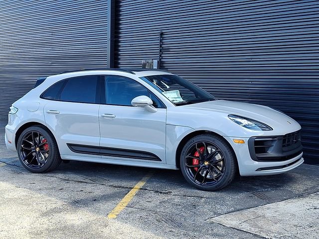 New 2026 Porsche Macan GTS image 9