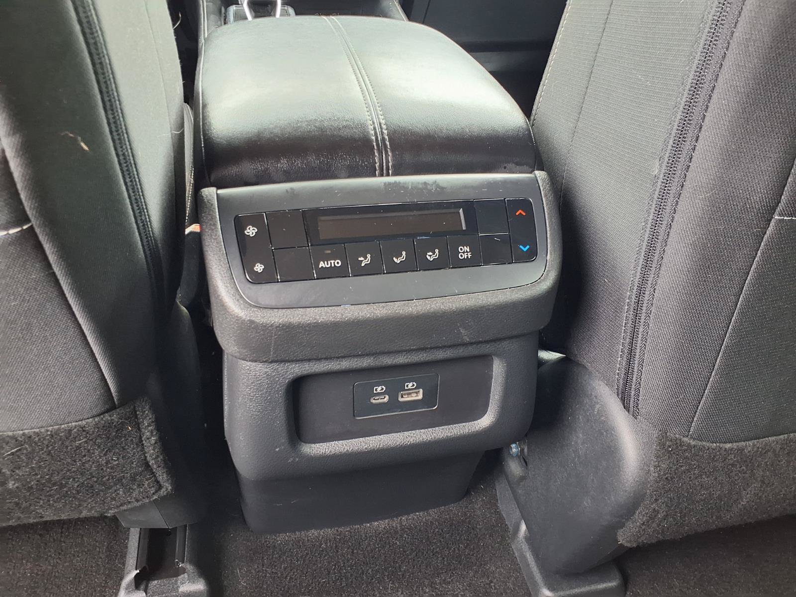 Used 2024 Nissan Pathfinder SV FWD image 17