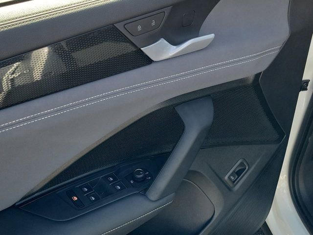 Certified 2025 Volkswagen Tiguan SE FWD image 17