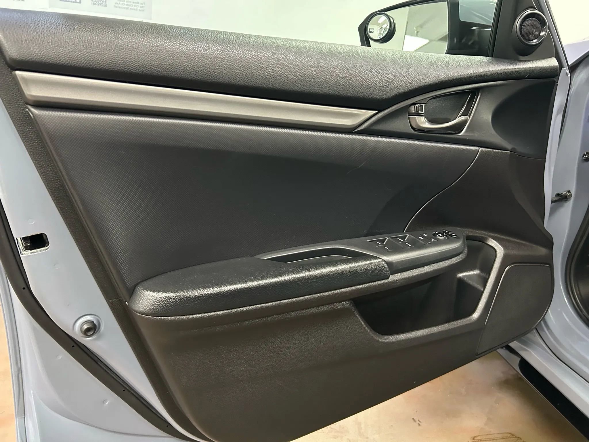 Used 2020 Honda Civic Sport image 9