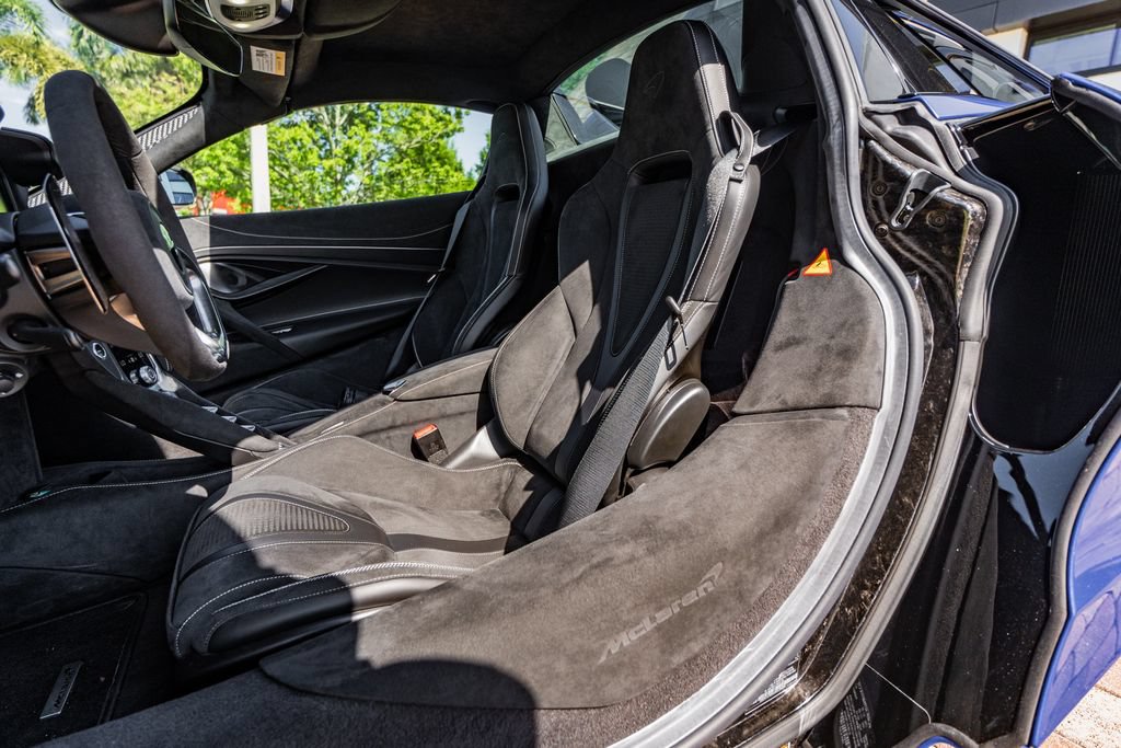 Used 2024 McLaren 750S Spider RWD image 22