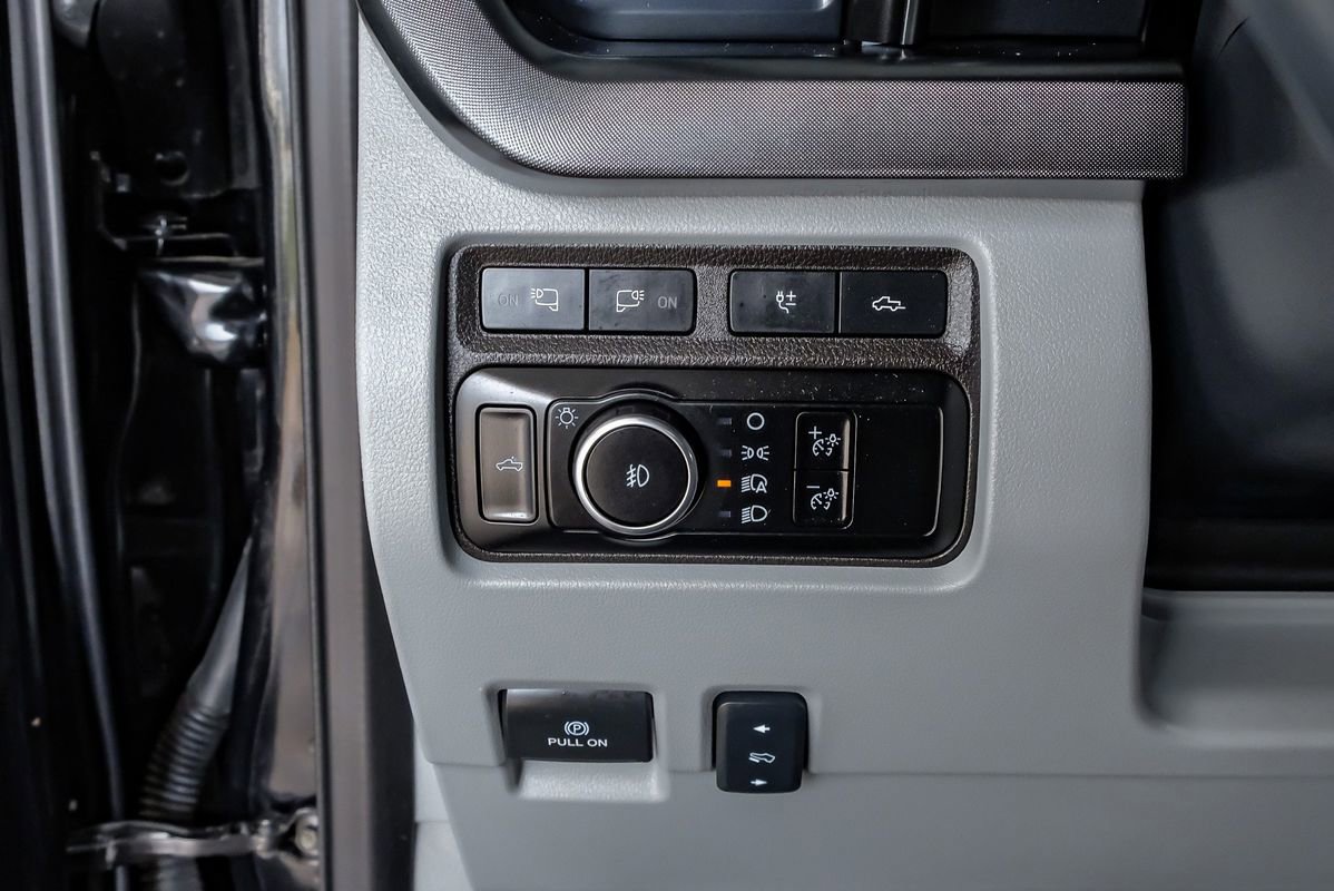 Used 2024 Ford F350 Limited w/ FX4 Off-Road Package image 30