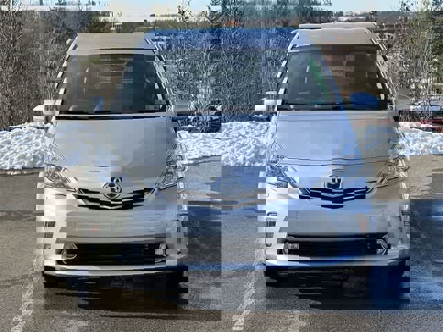 Used 2013 Toyota Prius V Five image 18