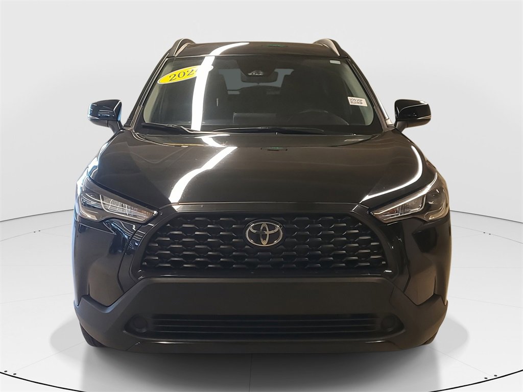Used 2024 Toyota Corolla Cross LE image 2