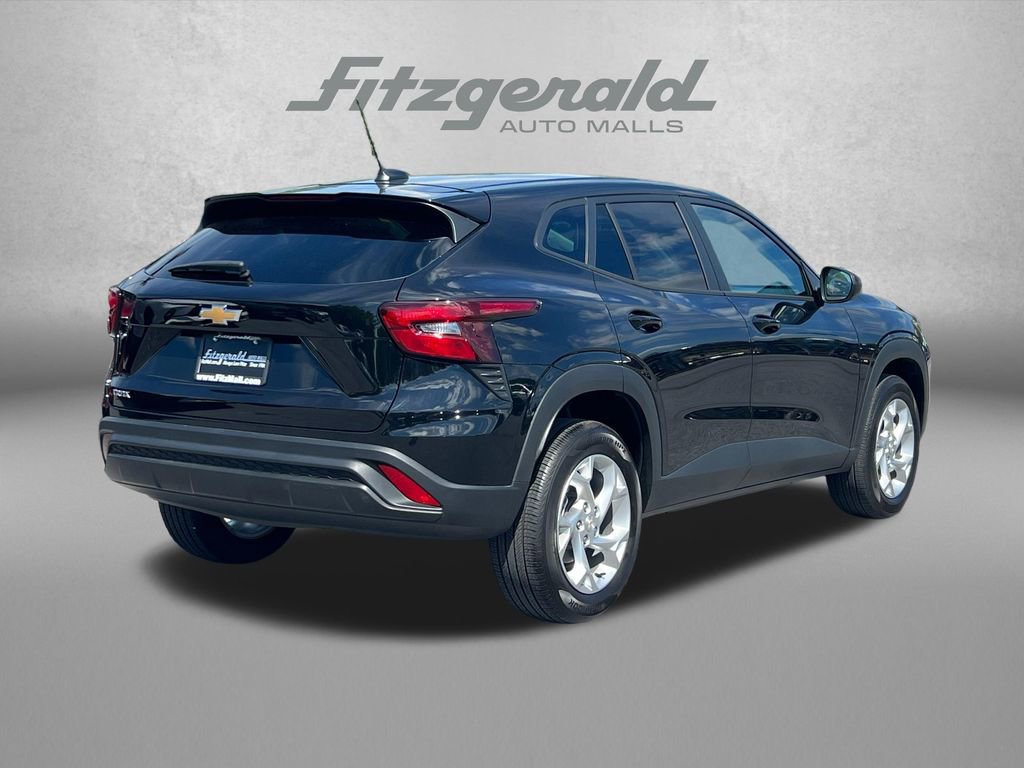 Used 2025 Chevrolet Trax LS w/ LS Convenience Package FWD image 7
