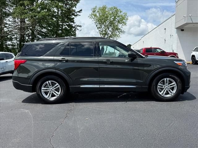 Used 2023 Ford Explorer XLT w/ Equipment Group 202A RWD image 3