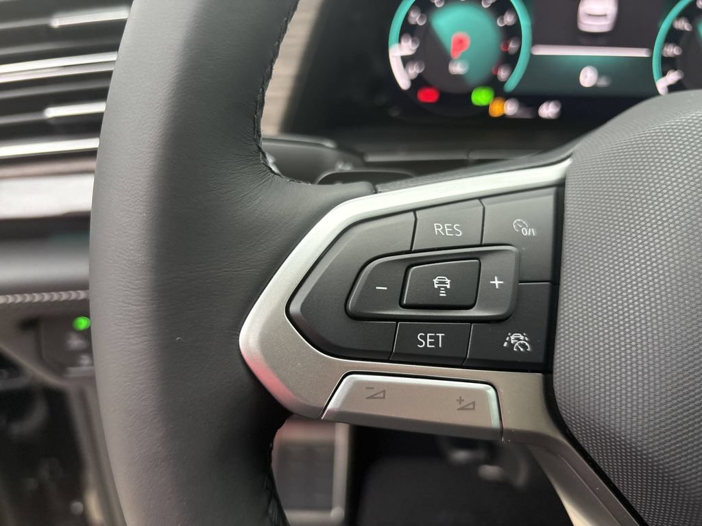 Used 2025 Volkswagen Atlas SEL Premium R-Line AWD/4WD image 15