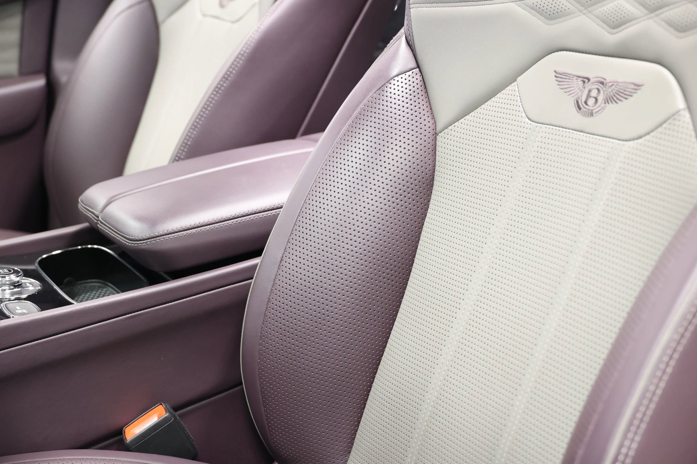 Used 2023 Bentley Bentayga Extended Wheelbase image 21