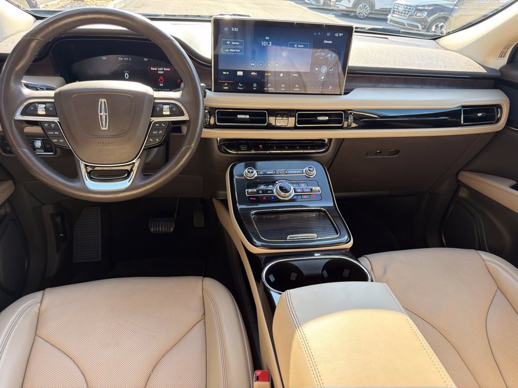Used 2023 Lincoln Nautilus Reserve AWD/4WD image 19