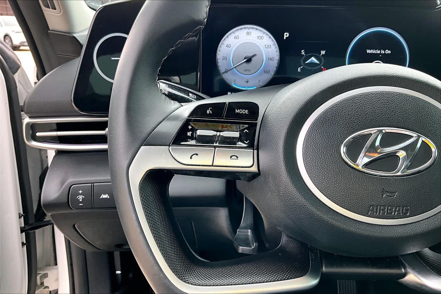Certified 2023 Hyundai Elantra Limited FWD image 24