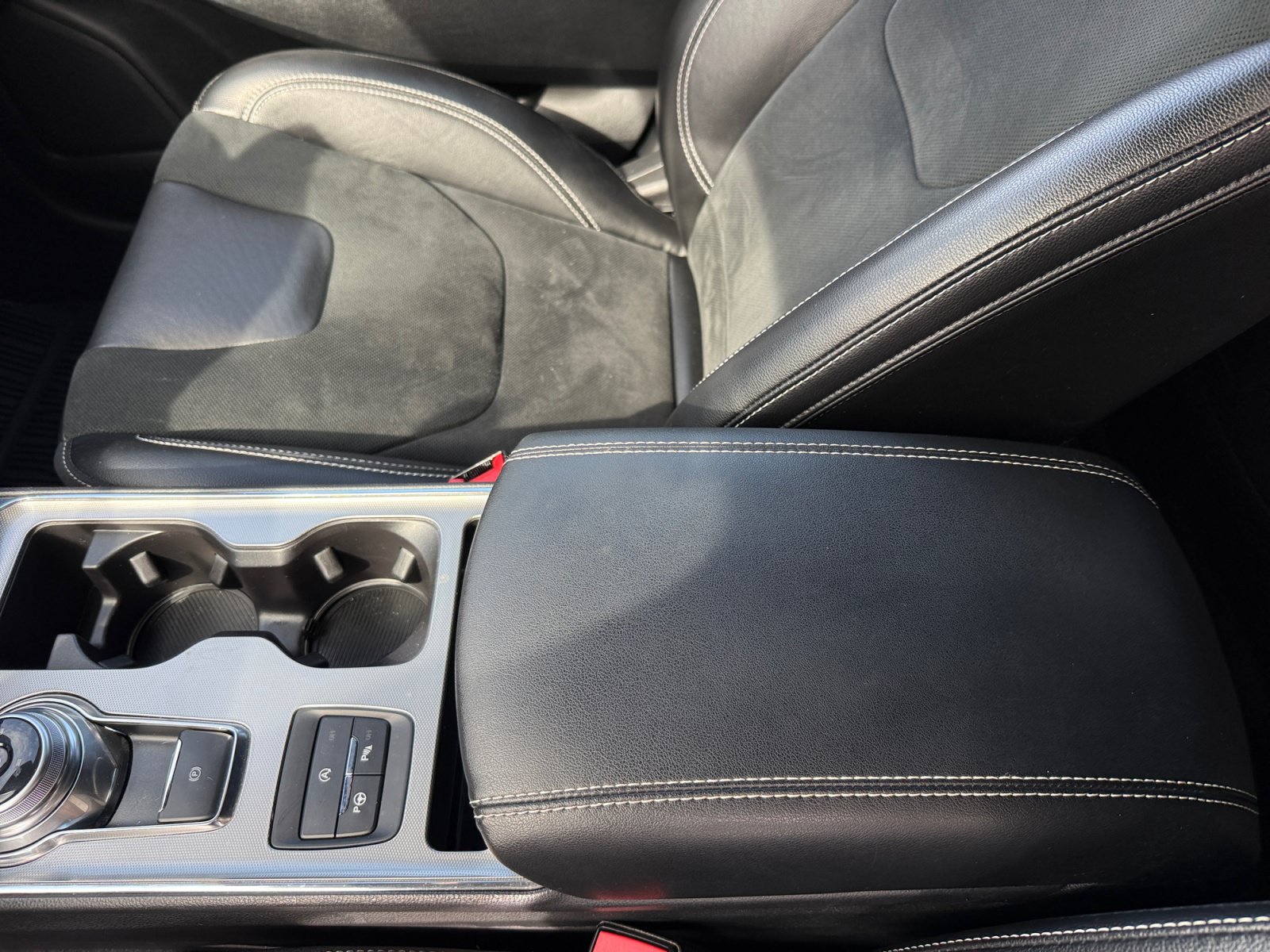 Used 2023 Ford Edge ST w/ Equipment Group 401A AWD/4WD image 14
