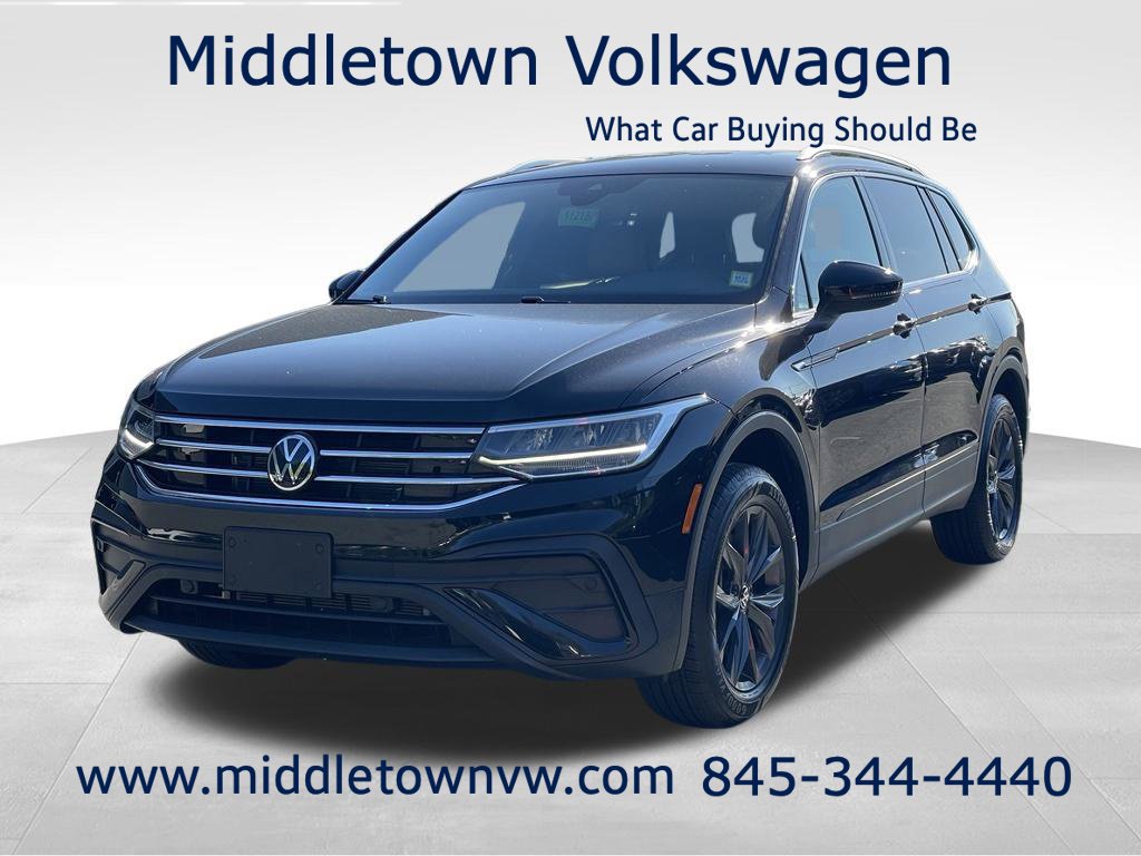 Used 2024 Volkswagen Tiguan SE AWD/4WD image 1