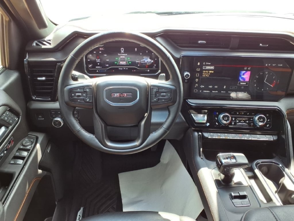 Used 2025 GMC Sierra 1500 AT4 w/ AT4 Premium Package AWD/4WD image 16