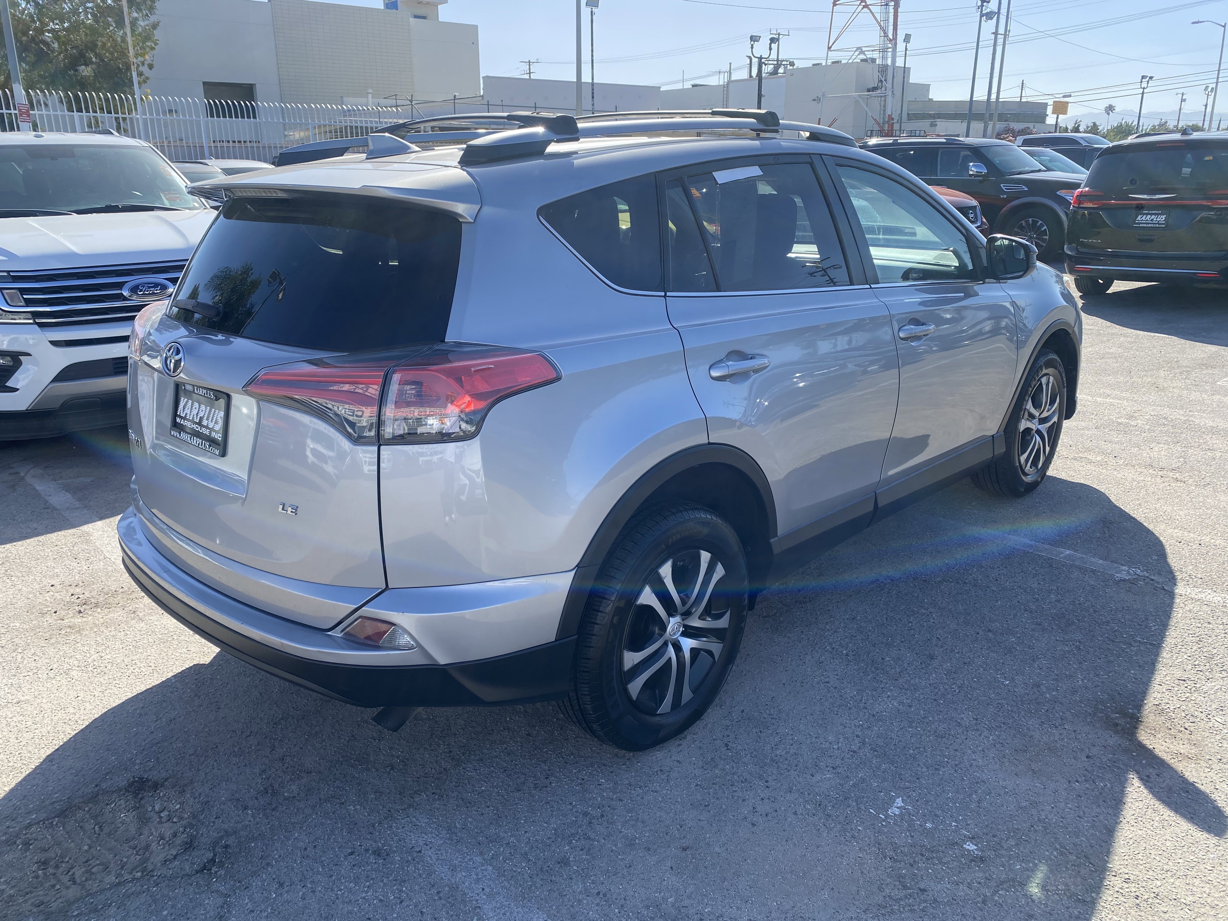 Used 2018 Toyota RAV4 LE w/ Cargo Management Package FWD image 7