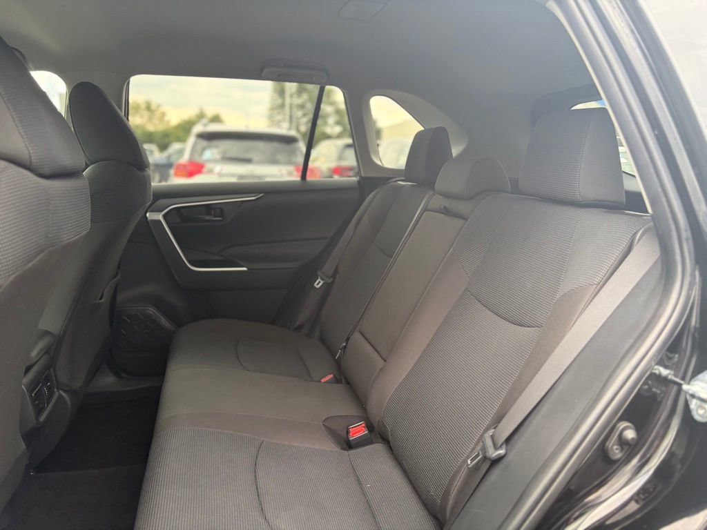 Used 2025 Toyota RAV4 LE AWD/4WD image 10