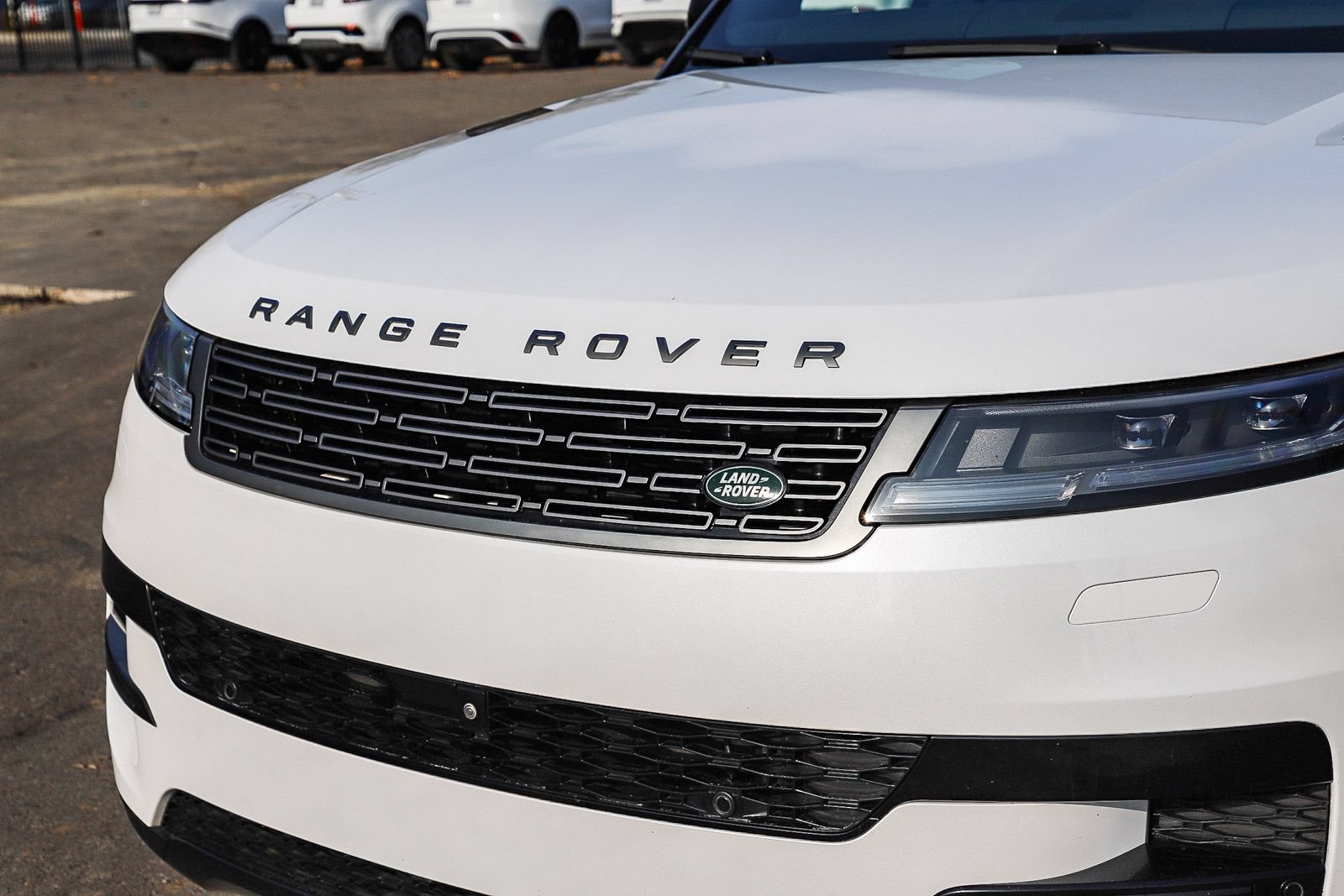 Certified 2024 Land Rover Range Rover Sport SE AWD/4WD image 9