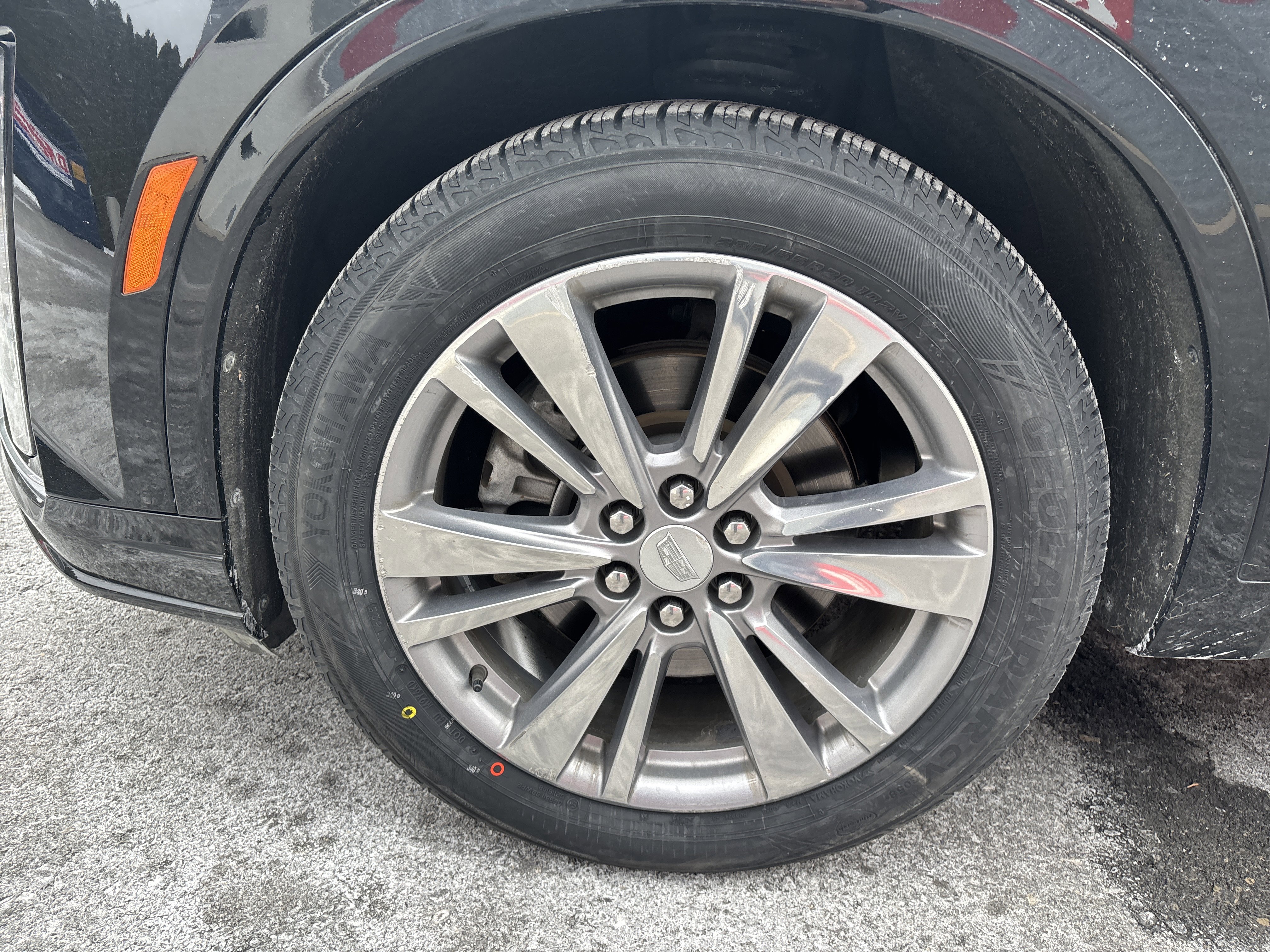 Used 2023 Cadillac XT6 Premium Luxury image 11