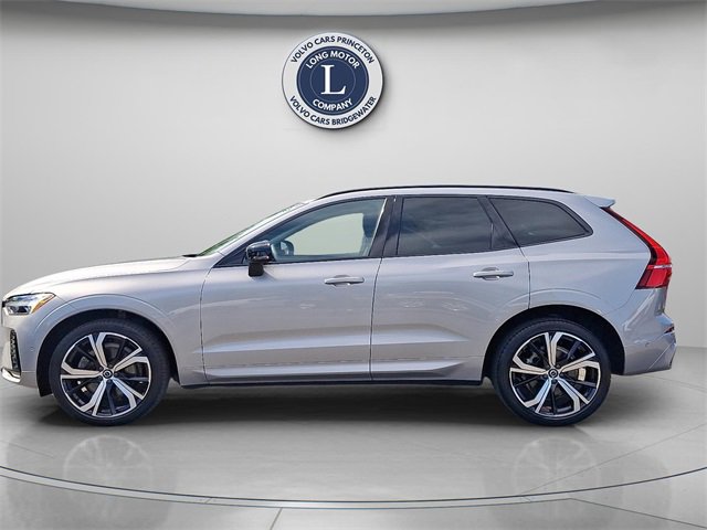 Certified 2023 Volvo XC60 B6 Ultimate w/ Protection Package Premier image 4