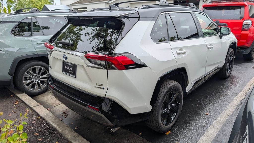Used 2020 Toyota RAV4 XSE image 4