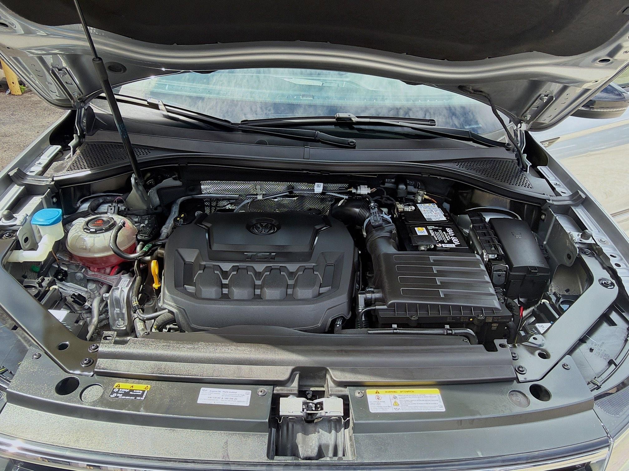 Used 2022 Volkswagen Tiguan SE R-Line FWD image 38