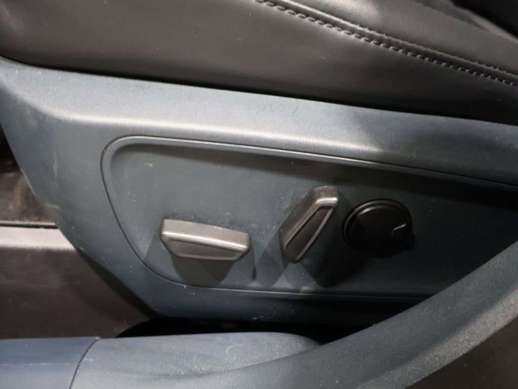 Used 2024 Ford Maverick Lariat w/ Black Appearance Package image 24