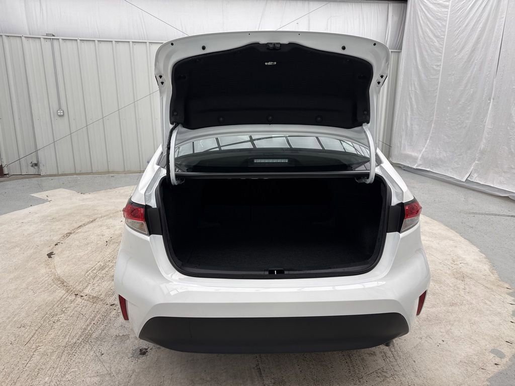 Used 2026 Toyota Corolla LE image 11