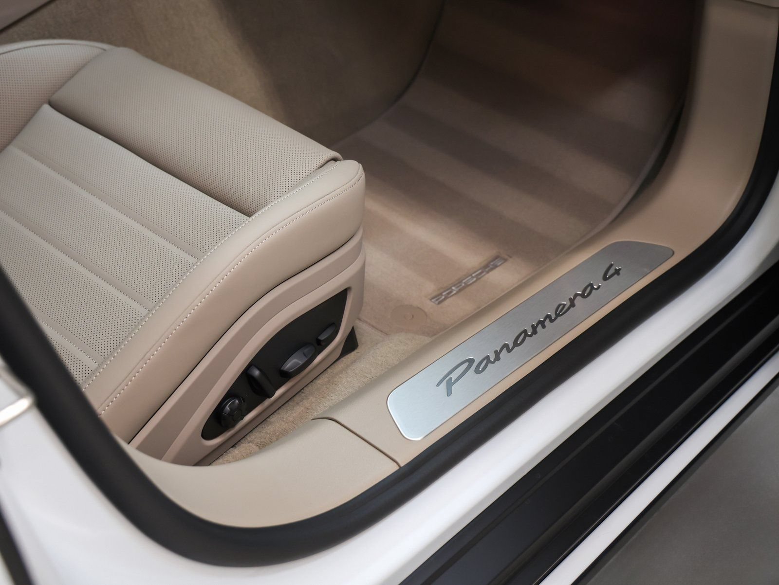 New 2026 Porsche Panamera 4 AWD/4WD image 22