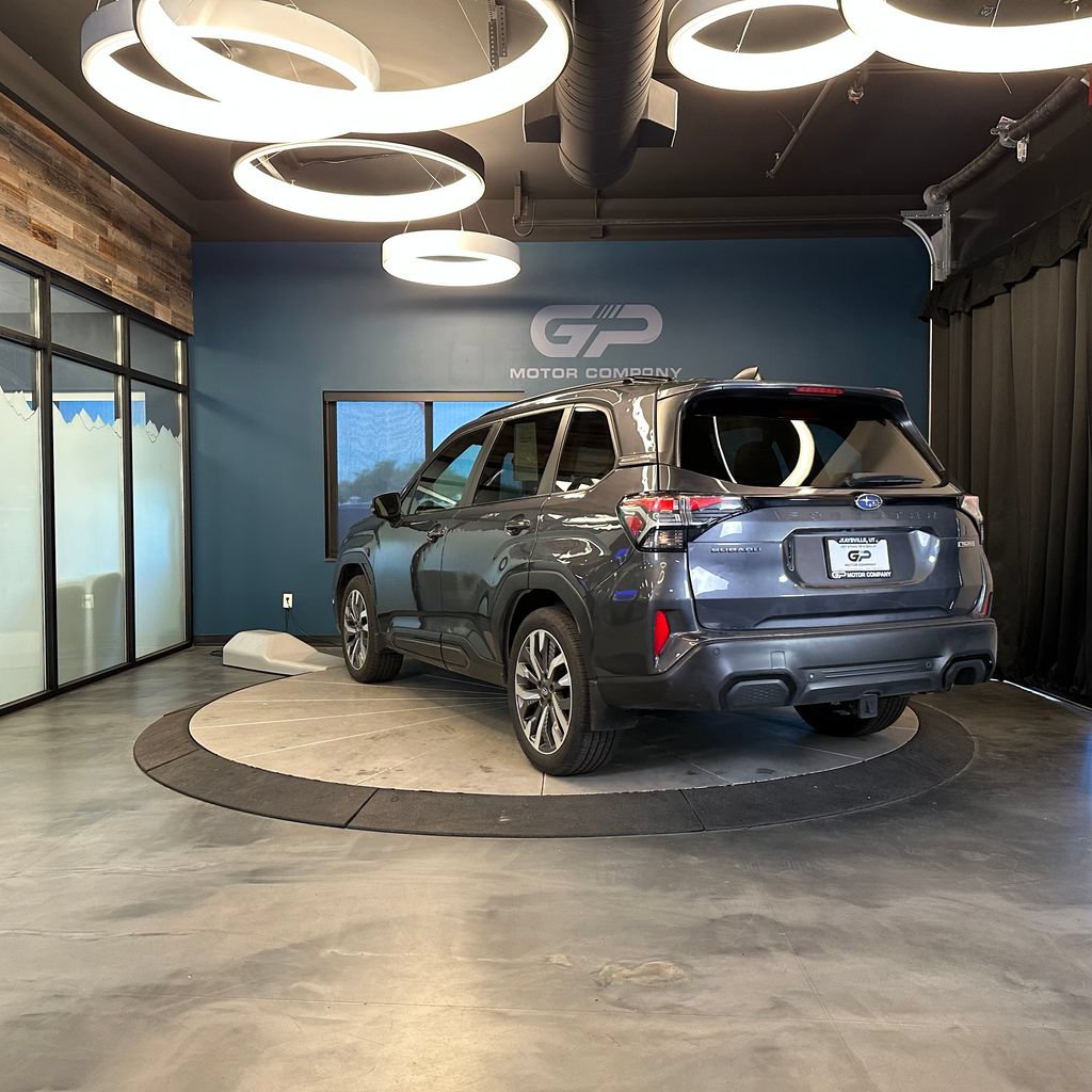 Used 2025 Subaru Forester Touring AWD/4WD image 5