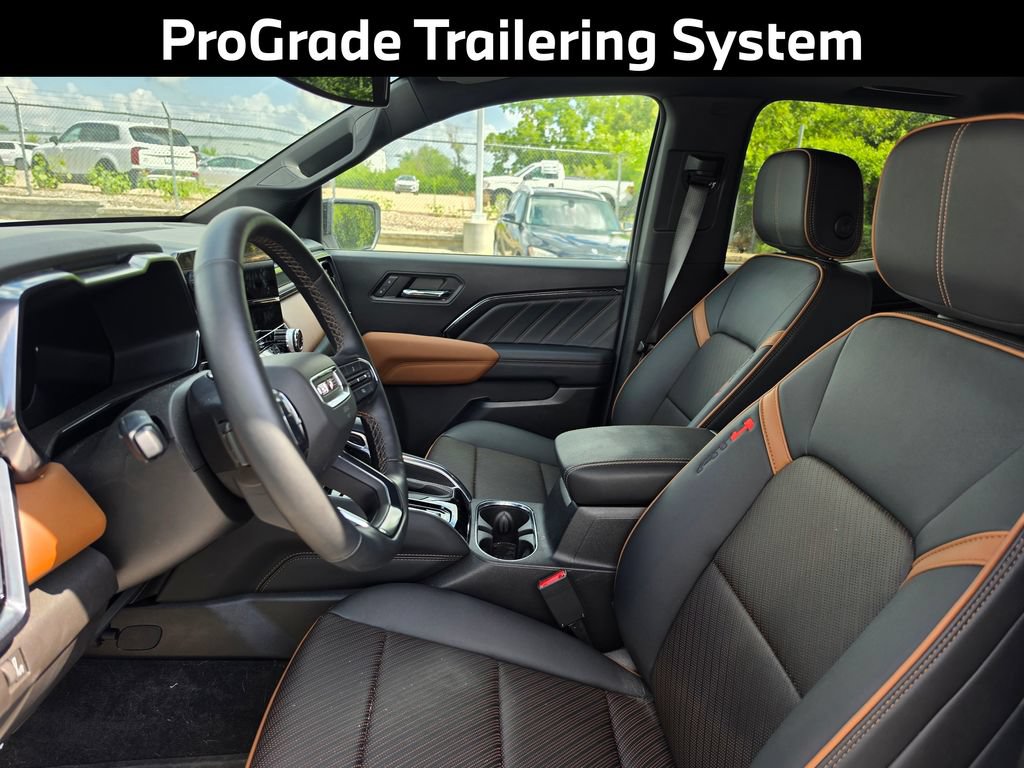 Used 2024 GMC Canyon AT4 w/ AT4 Premium Package AWD/4WD image 9