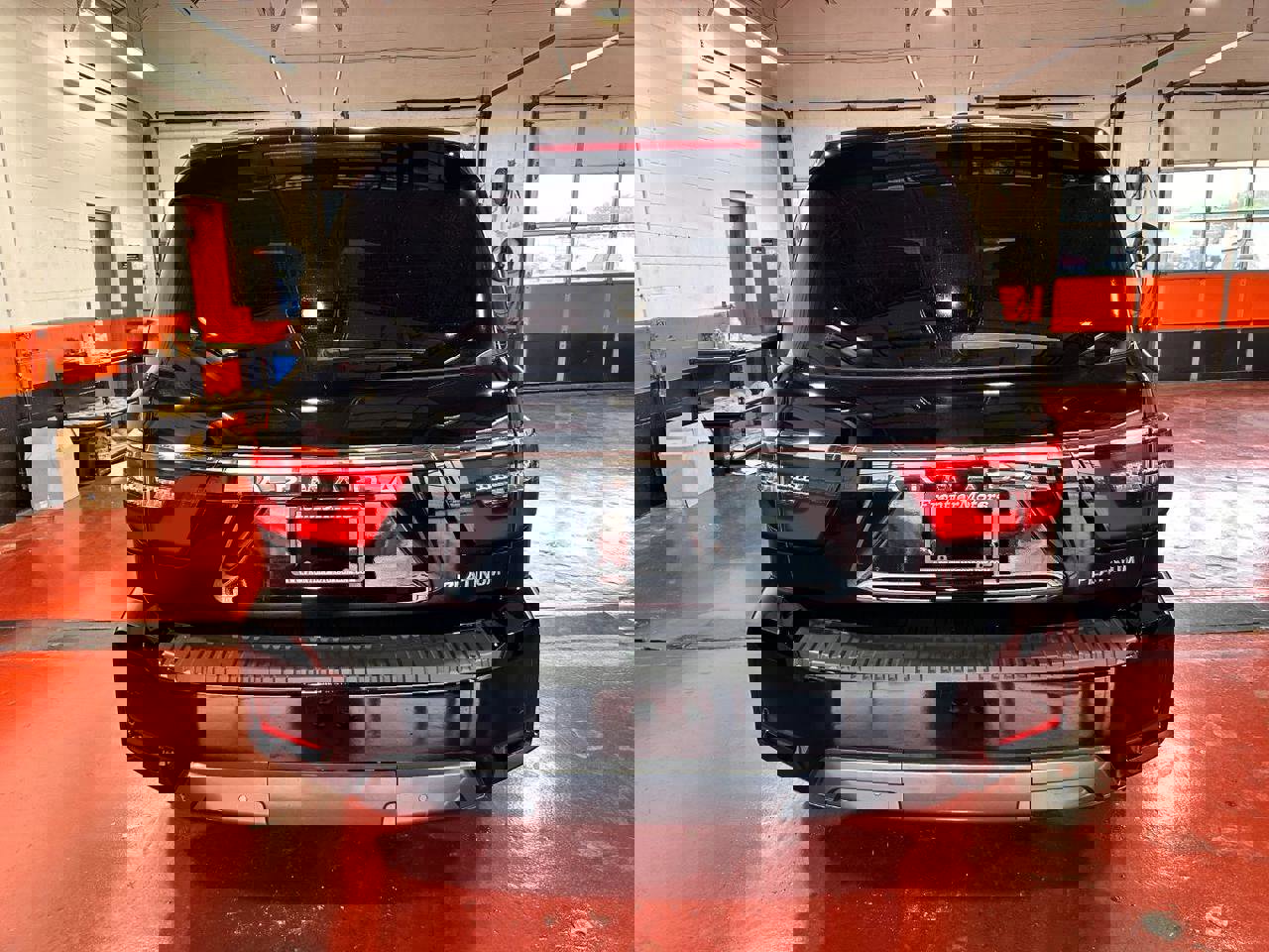 Used 2022 Nissan Armada Platinum w/ Captain's Chairs Package image 11