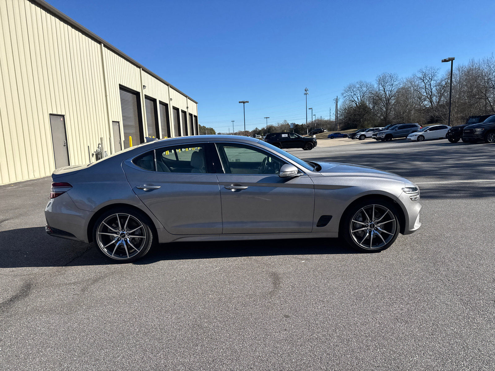 Used 2025 Genesis G70 2.5T image 4