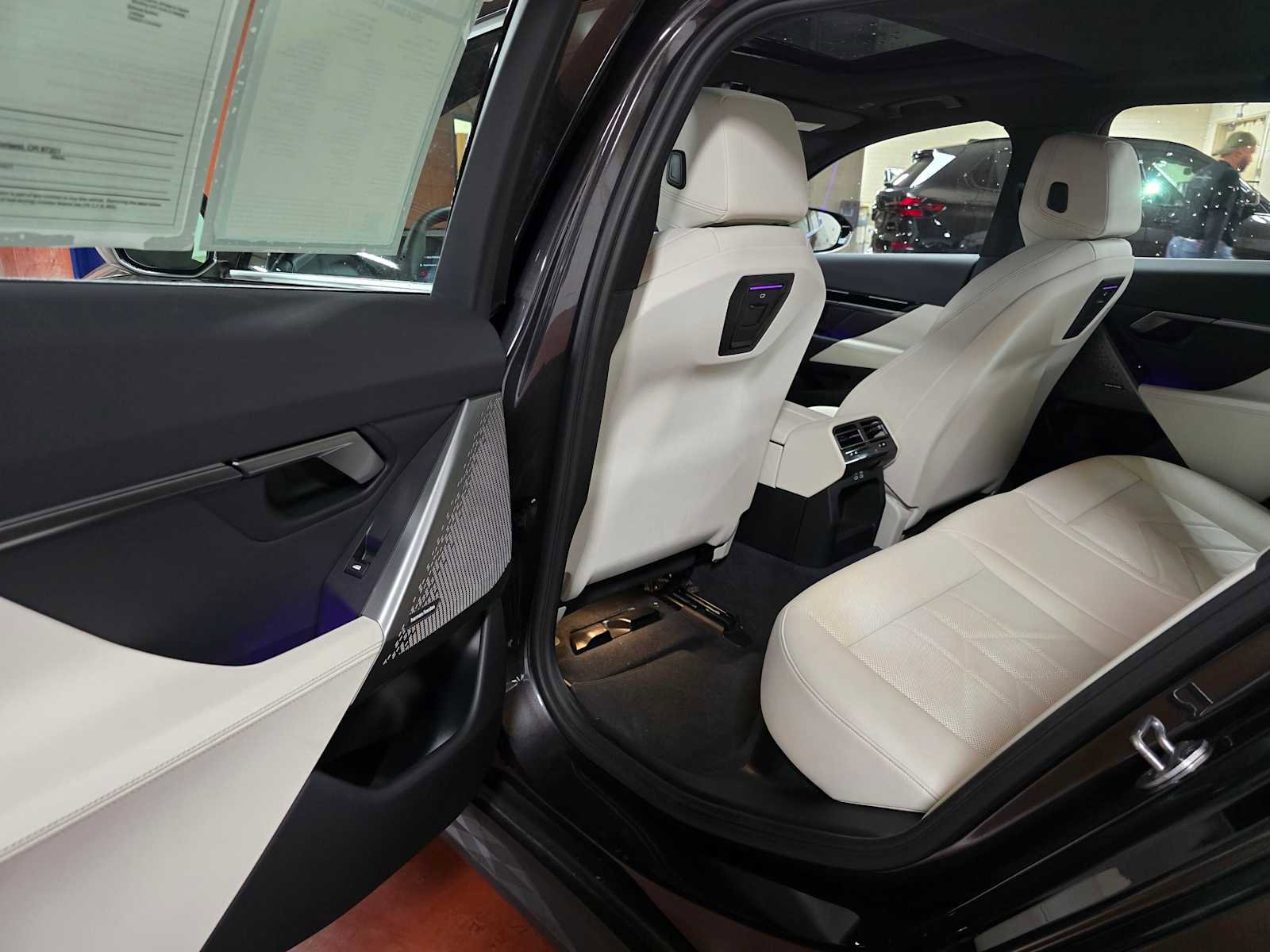 Used 2024 BMW 530i xDrive w/ Convenience Package image 37