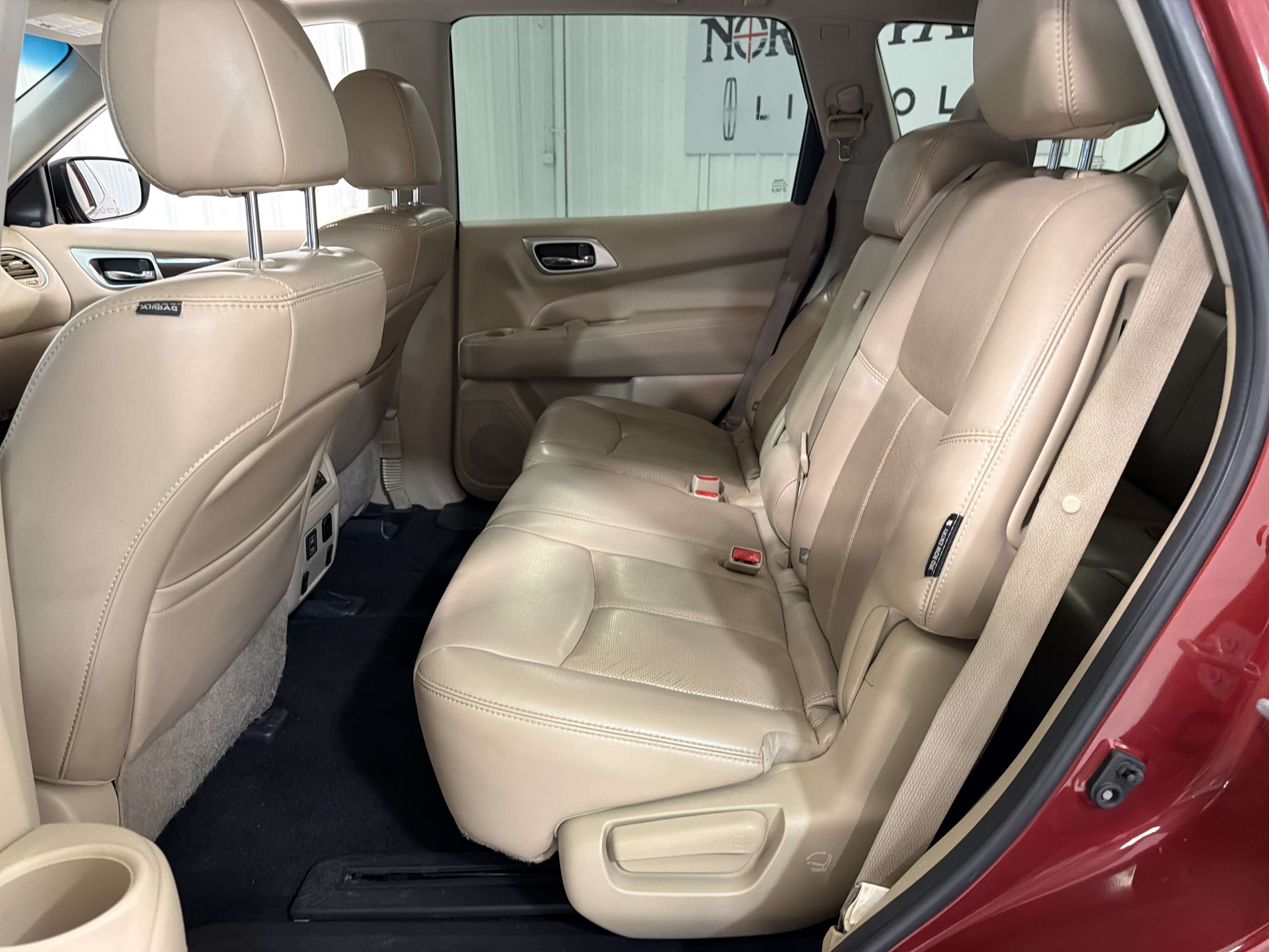 Used 2018 Nissan Pathfinder Platinum FWD image 10