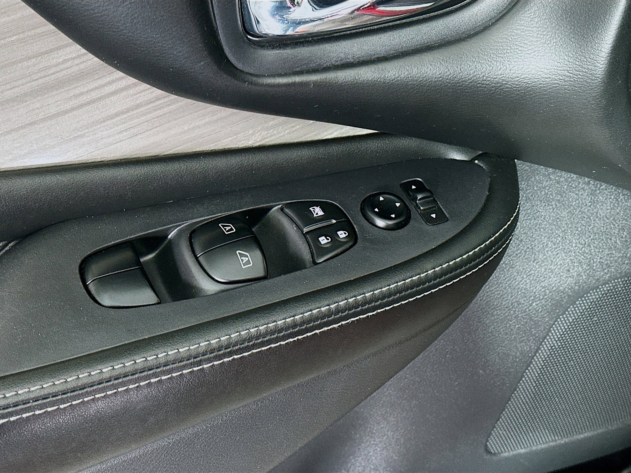 Used 2018 Nissan Murano SV image 15