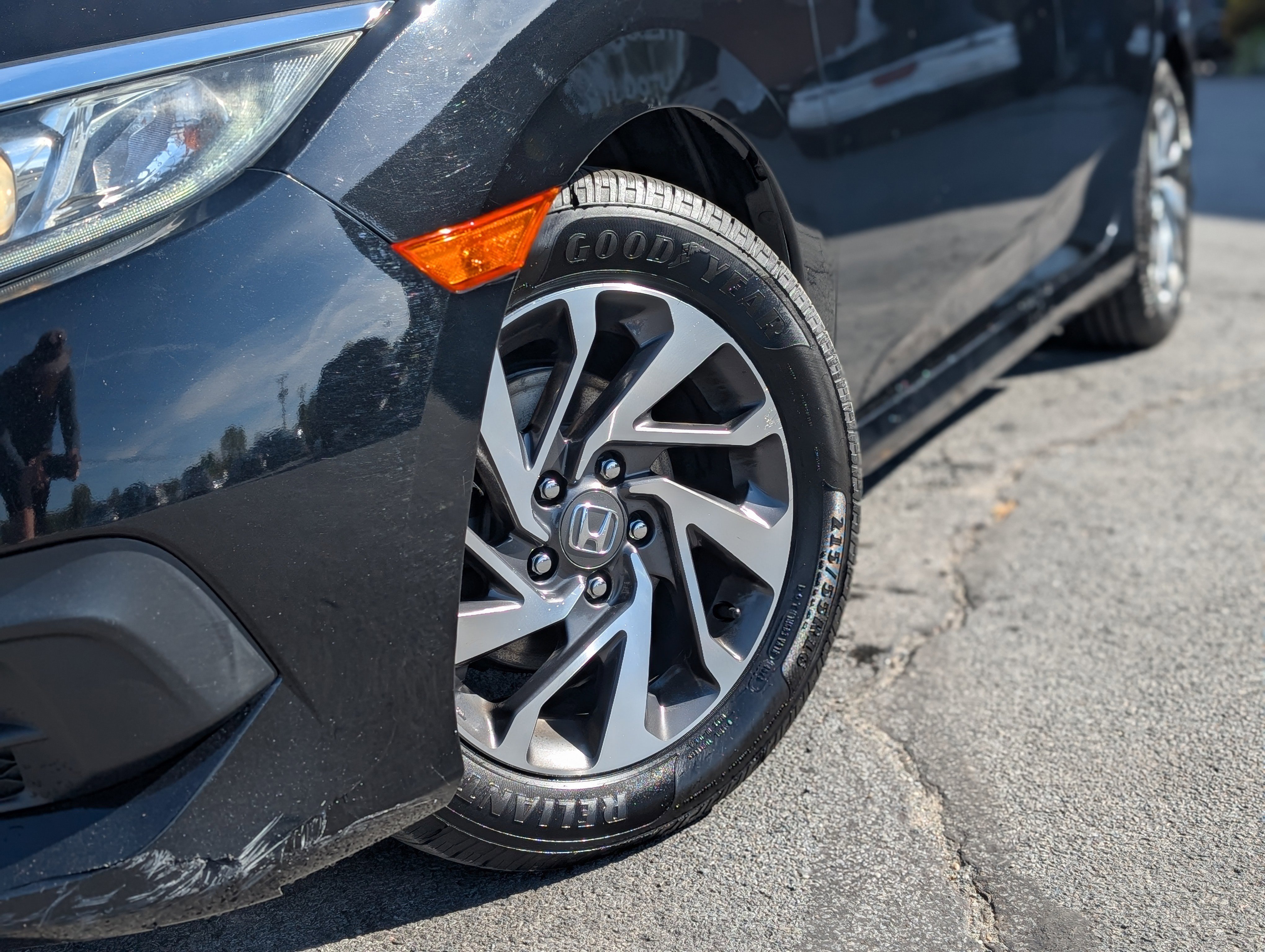 Used 2018 Honda Civic EX image 7