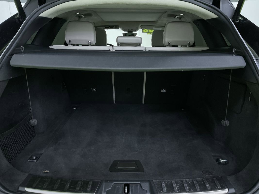 Used 2019 Jaguar F-PACE Prestige image 30