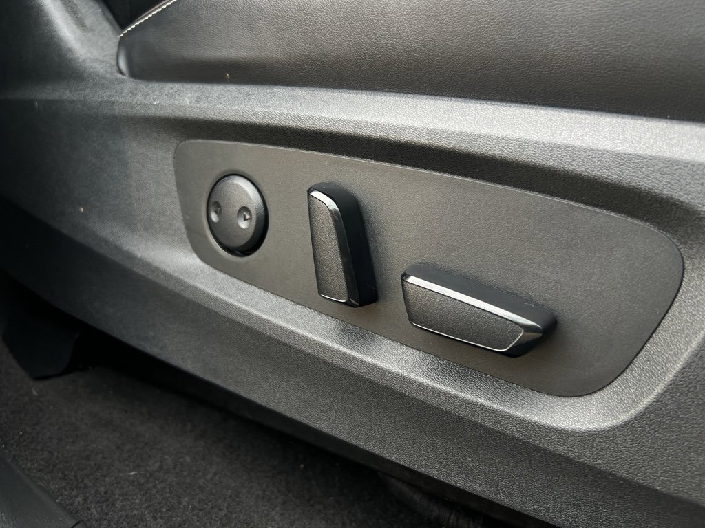 Used 2023 Nissan Pathfinder Platinum image 26