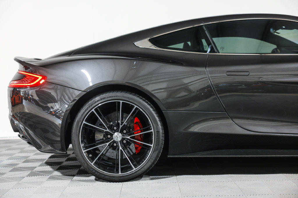 Used 2014 Aston Martin Vanquish Coupe RWD image 2