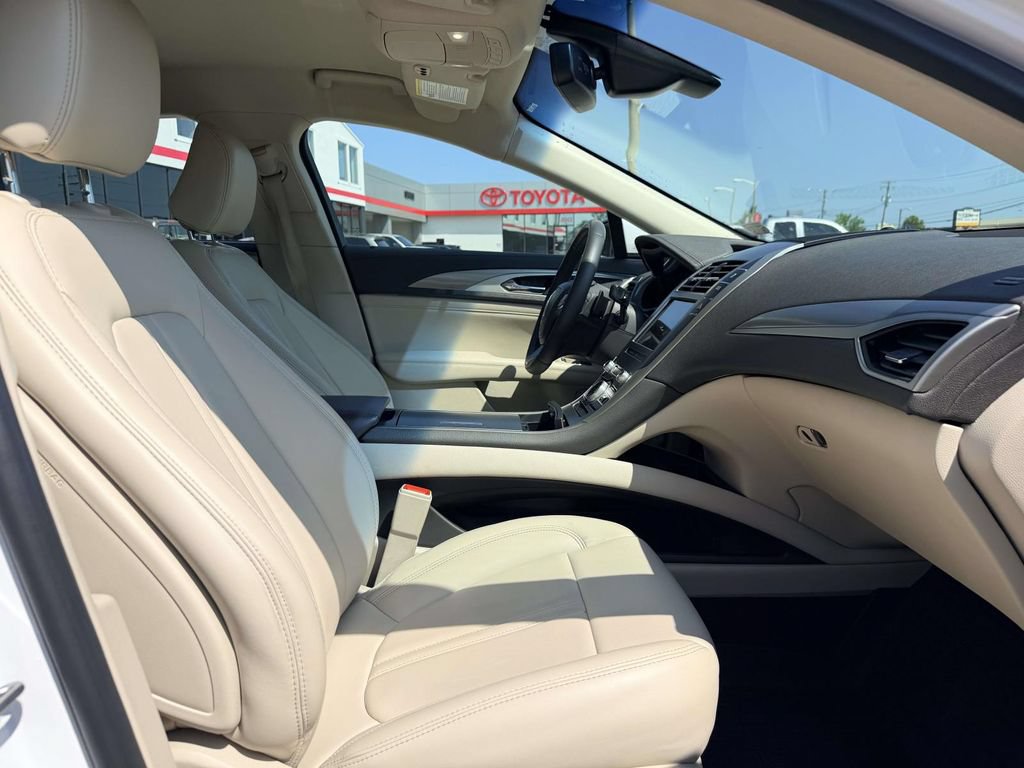 Used 2020 Lincoln MKZ w/ Convenience Package FWD image 13