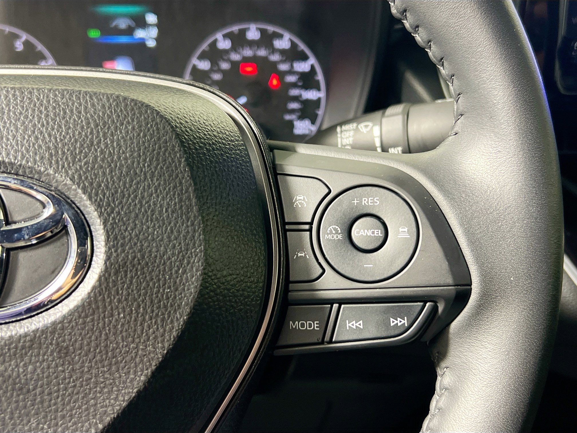 Used 2025 Toyota Corolla SE image 19