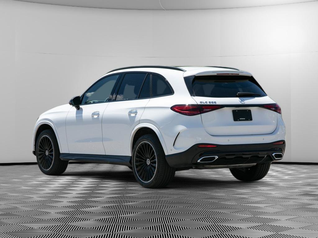 Used 2024 Mercedes-Benz GLC 300 w/ AMG Line image 5