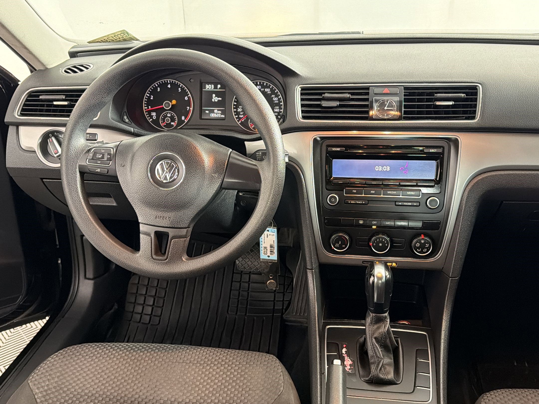 Used 2014 Volkswagen Passat 2.5 S FWD image 24