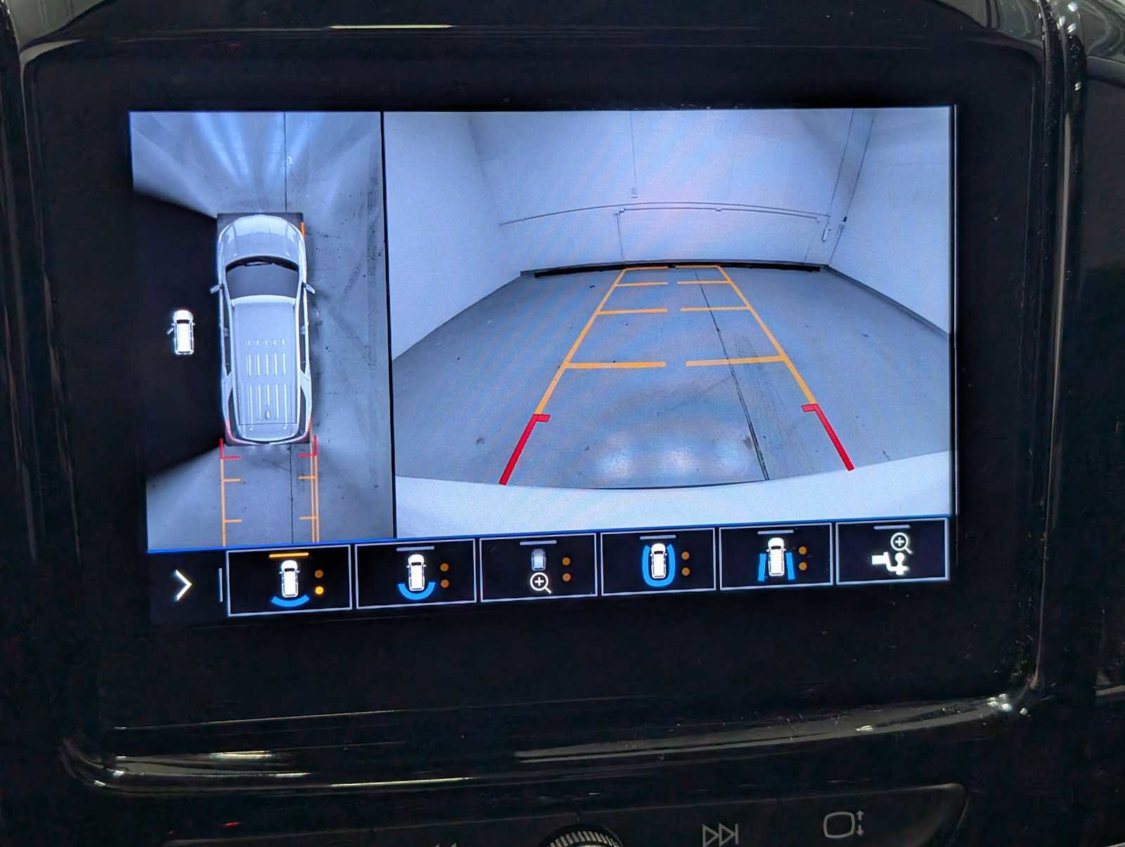 Certified 2021 Chevrolet Traverse RS image 25