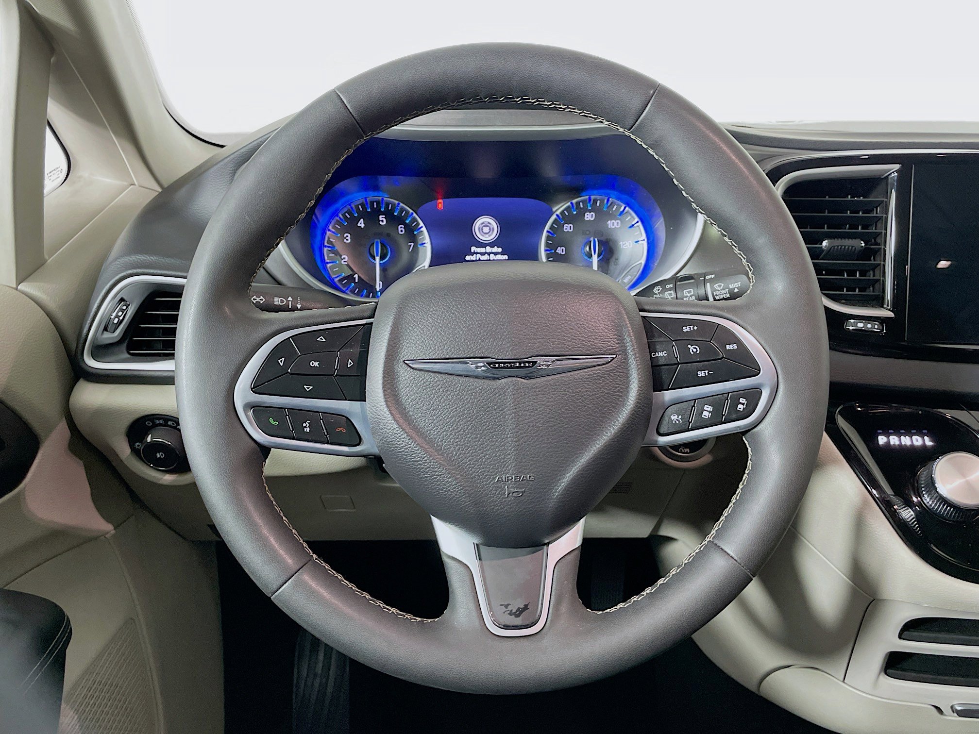 Used 2024 Chrysler Pacifica Touring-L image 18