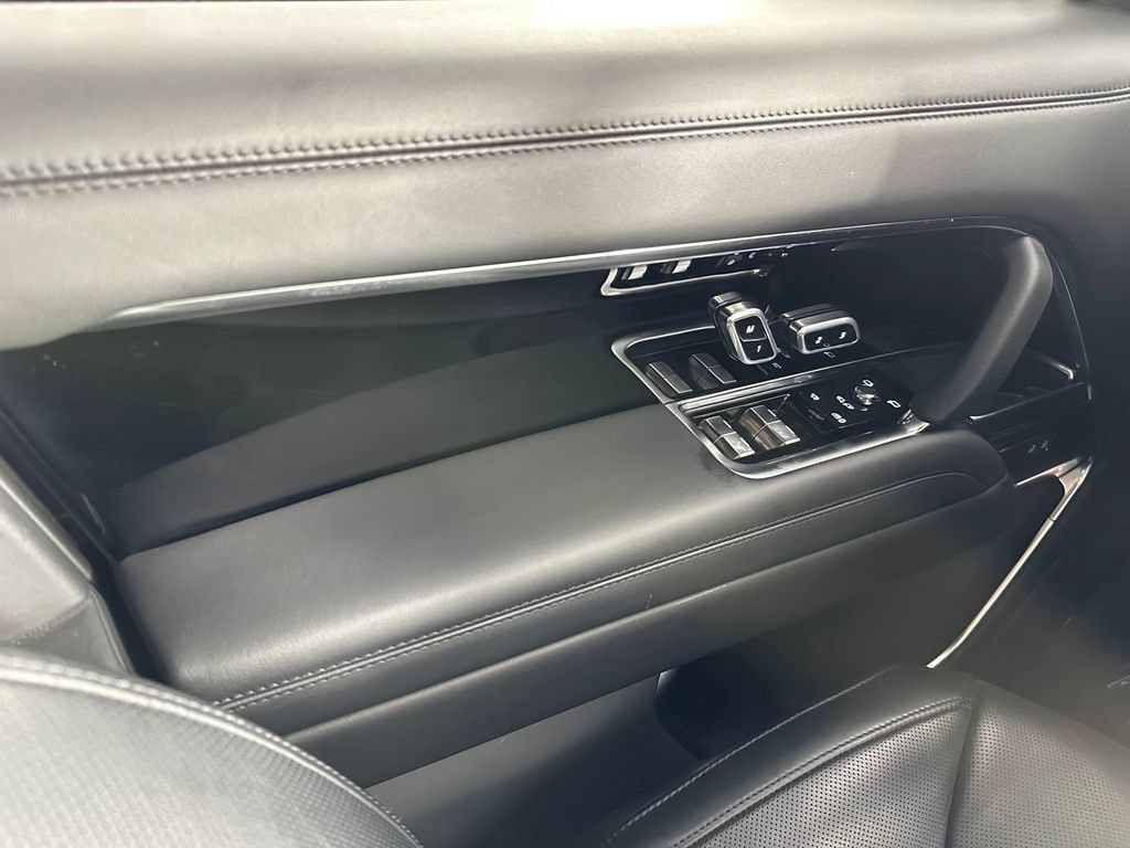 Used 2024 Land Rover Range Rover SE AWD/4WD image 32